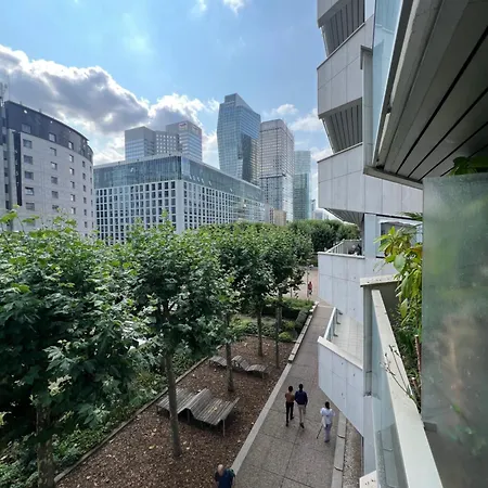Apartment Paris La Defense - 3 *