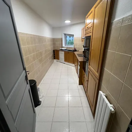 Apartment Paris La Defense - 3 *
